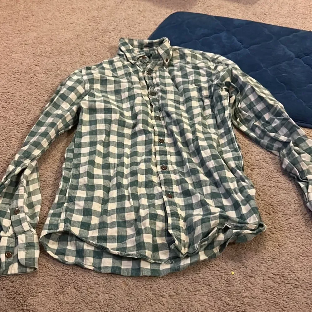 J crew plaid button up M‎